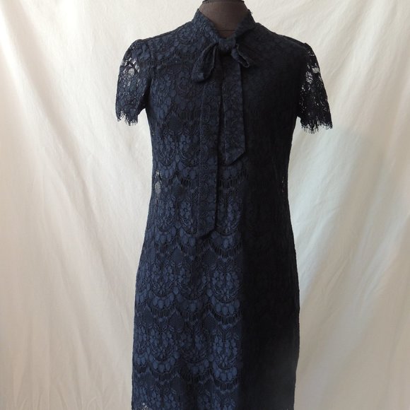 Betsey Johnson Sz 6 Dress Lace Navy Blue Scalloped Hem Lined Graduation Wedding - Picture 1 of 4